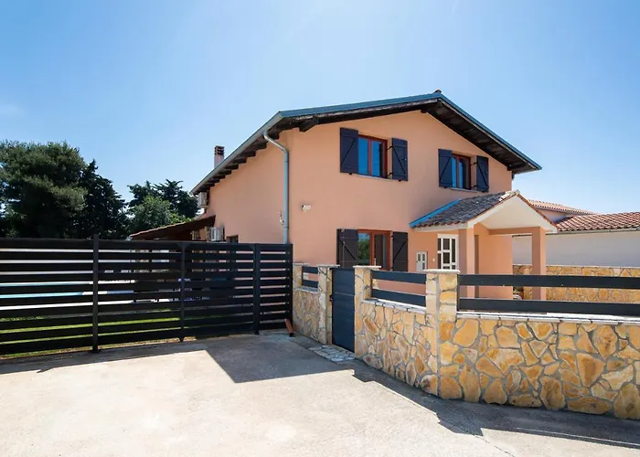 Holiday Home Franika